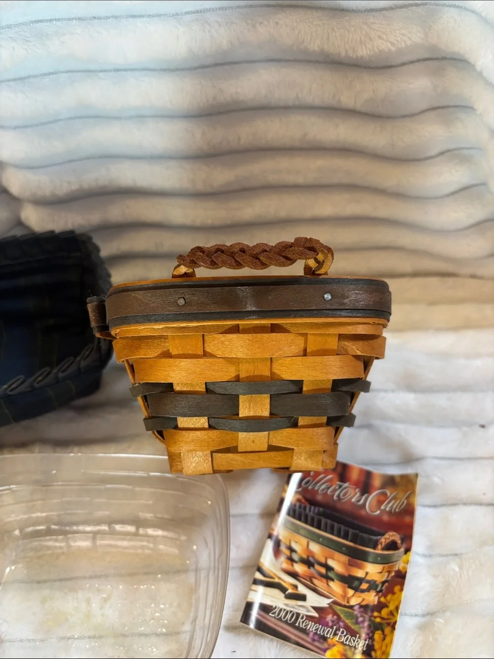 2000 Longaberger Collector’s Club Renewal Basket Combo
